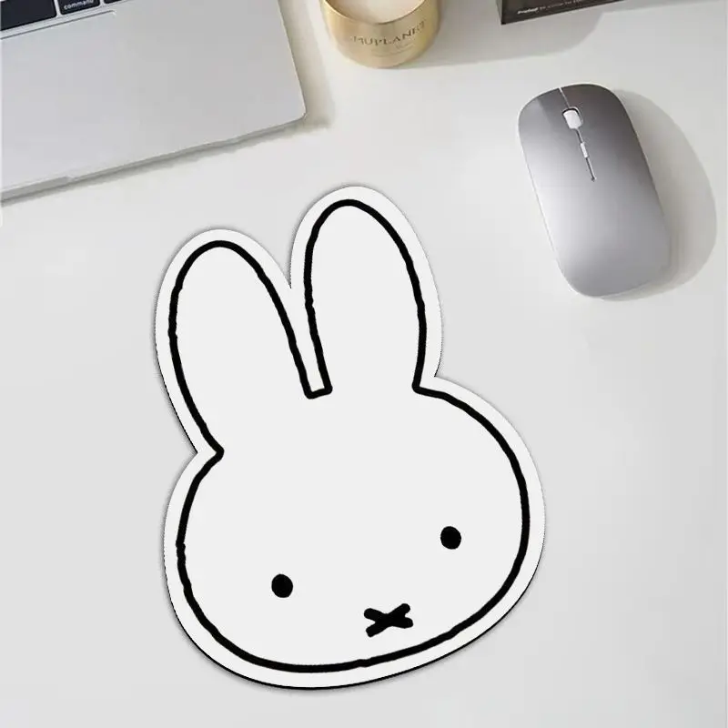 Urocza podkładka pod mysz w ks – Desk Setup Kawaii recenzja i cena