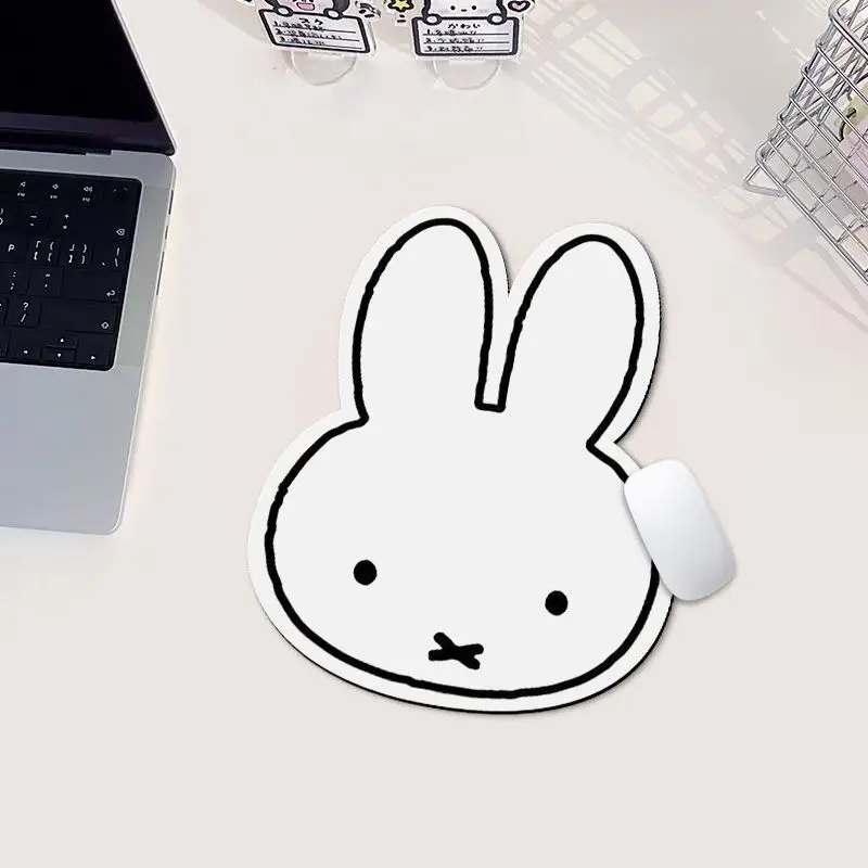Urocza podkładka pod mysz w ks – Desk Setup Kawaii recenzja i cena