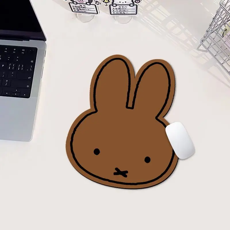 Urocza podkładka pod mysz w ks – Desk Setup Kawaii recenzja i cena